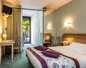 Logis Hôtel Restaurant Le Mont Aigoual - Meyrueis - Bedroom