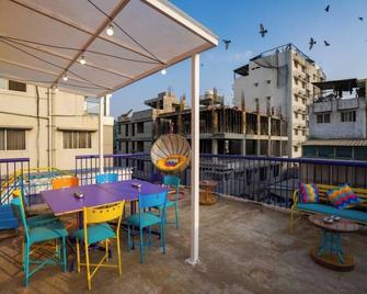 Gostops Bengaluru, Gandhi Nagar Majestic - Bangalore - Balcón