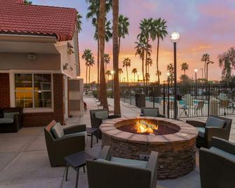 Residence Inn by Marriott Phoenix Chandler/Fashion Center - Chandler - Patio