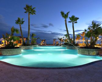 هيلتون بونس جولف آند كازينو ريزورت - بونسيه - حوض السباحة