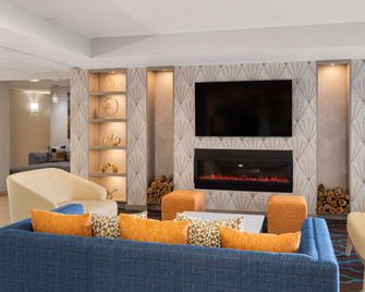 La Quinta Inn Suites by Wyndham Knoxville Airport - Alcoa - Lounge