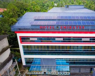 Hotel Emirates - Kanhangad - Edificio