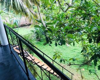 Nature Inn - Mirissa - Balcón
