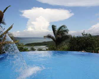 2b/1b Corner Condo Suite With Views - Tilarán - Piscine