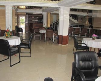 Afrique Hotel Douala Airport - Duala - Restaurante