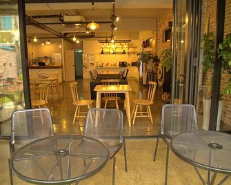 Gyeongju Alley Guest House - Gyeongju - Restaurante