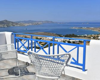 Althea Villas - Parikia - Balkón