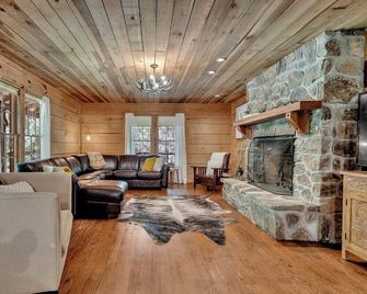 Church Farm Cabin - Pell City