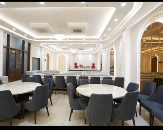 Su Casa Banquets & Hotel - Jhājra