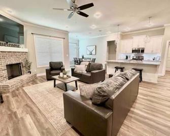 “brand New Home” The Gathering Place At Goldcrest ” - Flint - Sala de estar