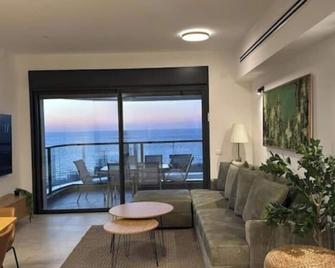 SeAya 4 bedrooms - Rishon LeZion - Living room