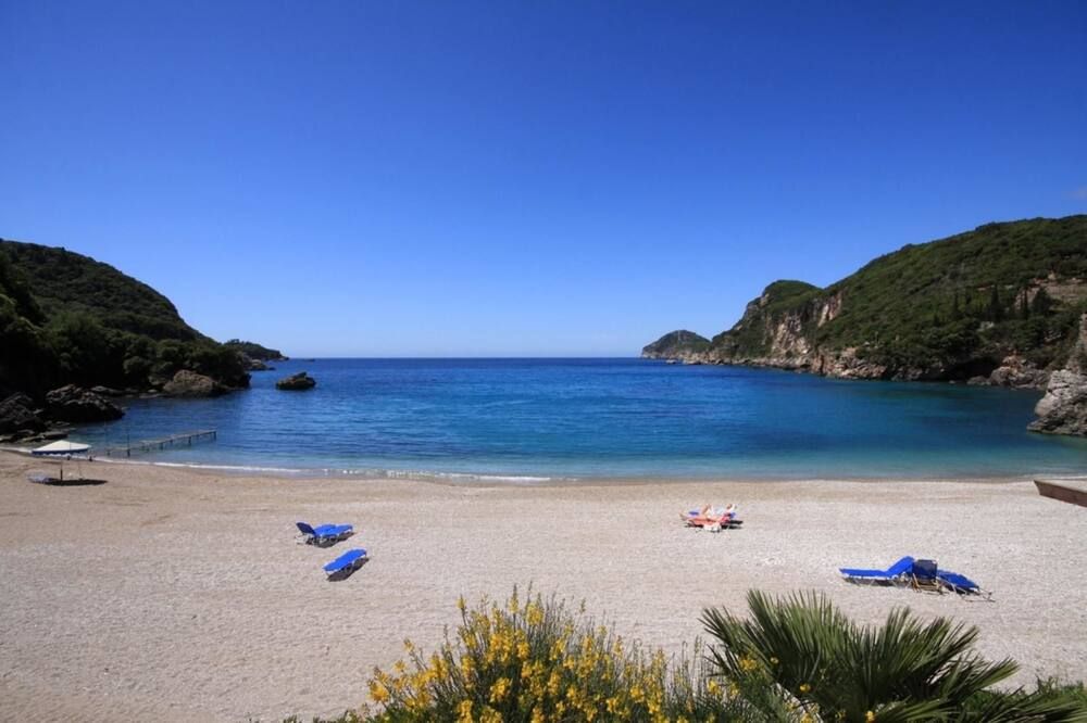 بلو برينسيس بيتش هوتل آند سويتس