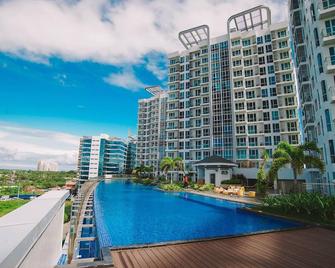 Mactan Fully Furnished Condo - Lapu-Lapu City - Pool