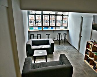 Rainbow Lodge Hk - Hostel - Hong Kong - Lounge