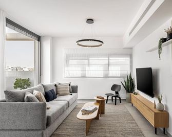 Mate George - By Homy - Tel Aviv - Stue