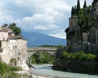 Air-conditioned house with heated swimming pool - Vaison-la-Romaine - Edificio