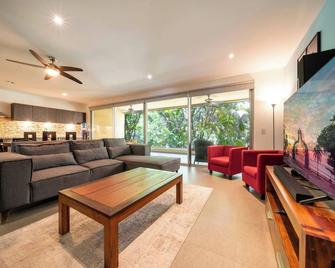 2 BR Condo with 4 Pools & Gym - Vaiven 124 - Playacar - Playa del Carmen - Living room