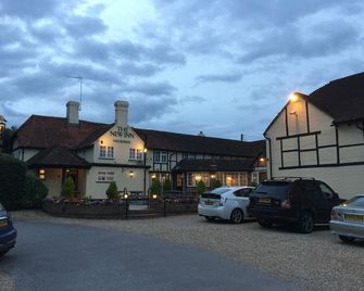 The New Inn Heckfield - Hook - Gebäude