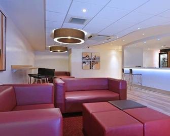 Travelodge Worcester - Worcester - Rezeption