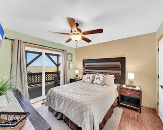 3-bedroom cabin near Santa's Village-13 minutes from Snow Valley Mountain Resort - Running Springs - Bedroom
