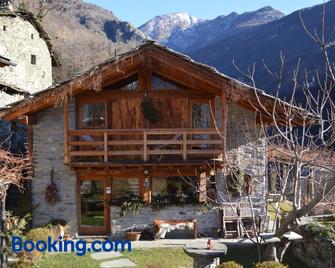 B&b Maison De Noé - Arnad - Building