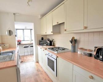 Stamford 2 Bed Terraced House Holiday Or Work - Stamford - Cocina