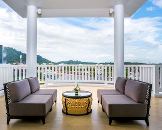 Novotel Phuket City Phokeethra (Sha Plus+) - Phuket - Parveke