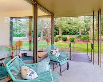 The Ranch - Seattle - Patio