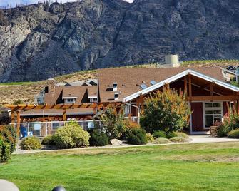 Perfect Canadian getaway at The Cottages on Osoyoos Lake! Aug still available! - Osoyoos - Bygning