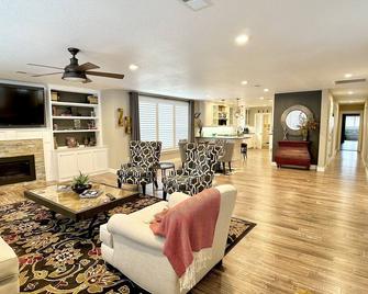 Mine Creek Retreat Luxurious Comfort - 3br - 2.5ba - Nashville - Sala de estar