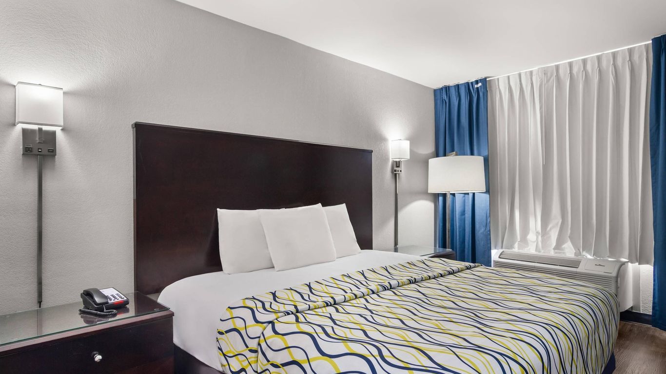 Rodeway Inn Orange Park - Jacksonville near Naval Air Station