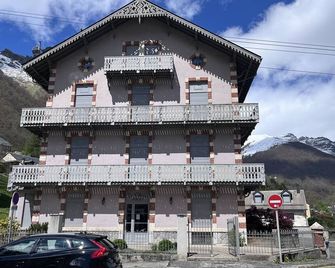 Chalet élégant au centre de Cauterets avec terrasse - FR-1-812-51 - Cauterets - Building