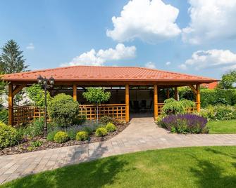 Villa Ephélia - Dunajská Streda - Edificio