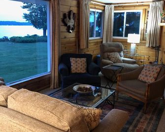 Stu's Viewz - Best View on 4th Lake, Amazing Shallow Sandy Swimming - Old Forge - Sala de estar