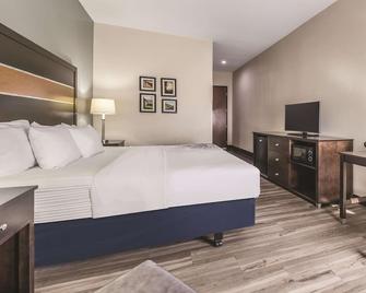 La Quinta Inn & Suites by Wyndham Tulsa - Catoosa Route 66 - Catoosa - Slaapkamer