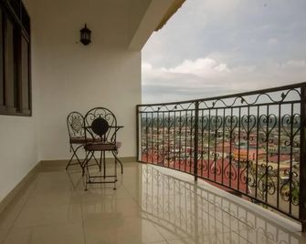 Reinah Tourist Hotel - Fort Portal - Balcón