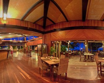 Uprising Beach Resort - Pacific Harbor - Bar
