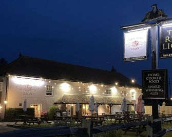 The Red Lion - Dorchester - Gebäude