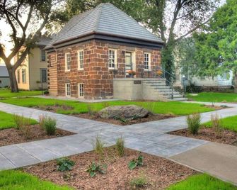 Stenhuset Historic 1877 Stone House Retreat - Lindsborg - Edificio