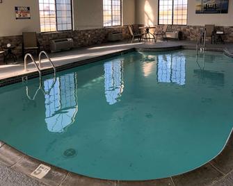 Quality Inn & Suites - Mount Vernon - Pool