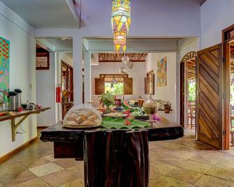 Pousada Casa Zaza - איטקארה (אילוז-איטבונה) - חדר אוכל