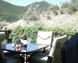 Snowboard And Ski In The Mountains! Enjoy Hot Springs, Scenic Drives, Casinos - Idaho Springs - Balcony