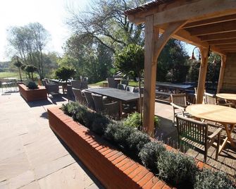 The Carpenters Arms - Newbury - Veranda