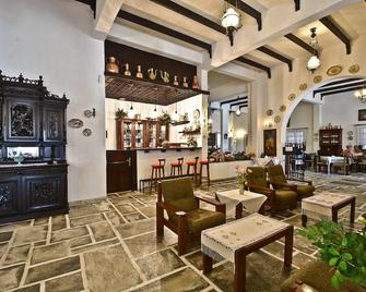 Prince Stafilos - סקופלוס - בר