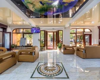 Hotel Pharos - Bar - Lobby