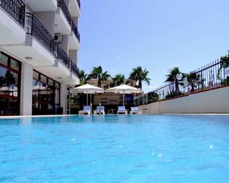 Albayrak Hotel - Alacati - Pool