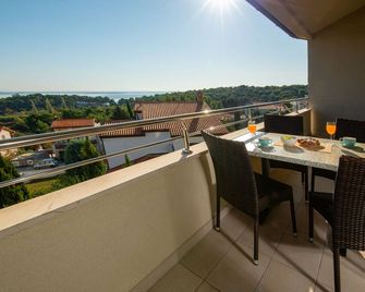 Apartments Oliva - Premantura - Balkon