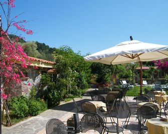 Hotel Villaggio Tabù - Centola - Patio