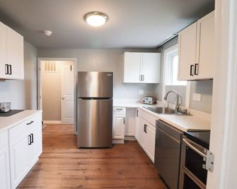 Spacious 5 BR Stay in Westminster | Perfect for Groups & Longer Stays - Westminster - Kitchen