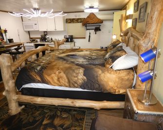Yellowstone Motel - Adults Only - All rooms have kitchens - West Yellowstone